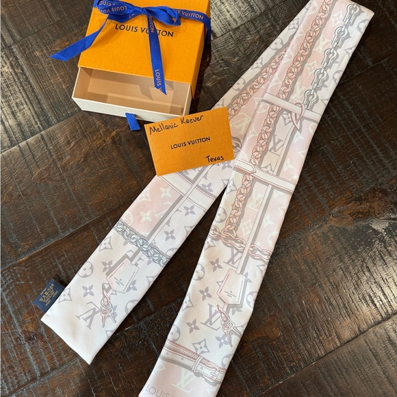 Louis Vuitton Pink Bandeau BRAND NEW - Retired & Rare - Picture 4 of 7